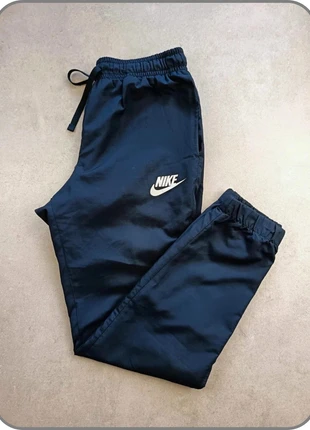 Pantalon Trackpant Jogging Nike bleu/marine taille S, marque: Nike, état: Très bon état, taille: S, 21,90 €, 23,70 € Protection acheteurs (Pro) incluse