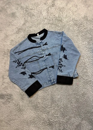 Veste en jean vintage dressing y2k bleu motifs noir oiseaux taille M femme, marque: Vintage Dressing, état: Très bon état, taille: M / 38 / 10, 58,00 €, 61,60 € Protection acheteurs incluse