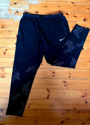 Jogging Nike - Running - L - Neuf, jamais porté, marque: Nike, état: Neuf avec étiquette, taille: L, 30,00 €, 32,20 € Protection acheteurs incluse