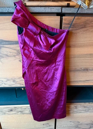 Magenta one-shoulder cocktailjurk met statement strik – Steps Every Day Chic xs/176, marque: Steps, état: Très bon état, taille: XS / 34 / 6, 10,00 €, 11,20 € Protection acheteurs incluse