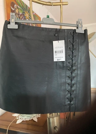 Mini jupe noir en simili cuir, marque: Jennyfer, état: Neuf avec étiquette, taille: M / 38 / 10, 15,00 €, 16,45 € Protection acheteurs incluse