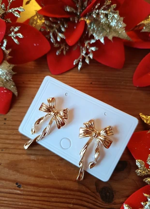 Jolies boucles d'oreilles nœud papillon dorée neuve, marque: sans marque, état: Neuf avec étiquette, 5,00 €, 5,95 € Protection acheteurs (Pro) incluse