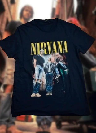 T shirt Nirvana // Nirvana shirt, merk: Nirvana, staat: Nieuw met prijskaartje, maat: L, € 10,00, € 11,20 inclusief Kopersbescherming