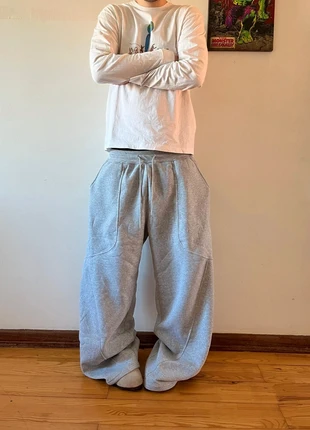 Baggy Grey y2K Sweat Pants Size XL, brand: Vintage Dressing, condizioni: Ottime, taglia: XL, €34.99, €37.44 include la Protezione acquisti
