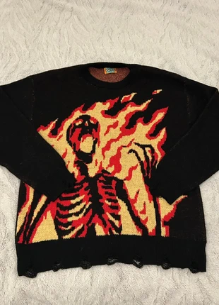 Pull squelette en flammes (L), marke: Aesthetic, zustand: Sehr gut, größe: L / 40 / 12, 24,95 €, 26,90 € inklusive Vinted-Käuferschutz