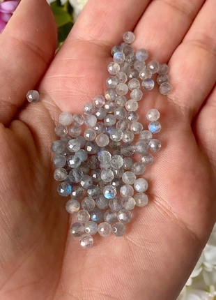 Lot 104 perles naturelles à facettes Labradorites avec reflets 4mm, brand: labradorite, condition: Very good, €8.00, €9.10 includes Buyer Protection Pro