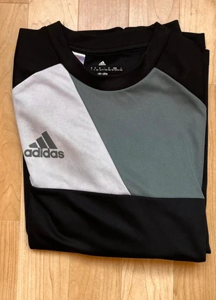 Maillot de gardien Adidas, brand: adidas, condizioni: Nuovo senza cartellino, taglia: 14 anni / 164 cm, €22.00, €23.80 include la Protezione acquisti