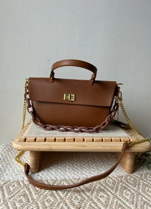 Superbe sac camel à chaîne – Neuf, merk: Bestini, staat: Nieuw met prijskaartje, € 26,00, € 28,00 inclusief Kopersbescherming