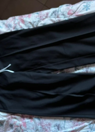 Pantaloni neri larghi Primark taglia L con coulisse, marque: Primark, état: Neuf avec étiquette, taille: L / 40 / 12, 12,00 €, 13,30 € Protection acheteurs incluse