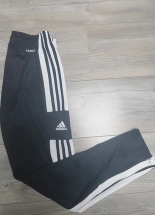 Jogging adidas noir avec bandes blanches taille 11-12 ans, brand: adidas, condition: Very good, size: 12 years / 152 cm, €9.00, €10.15 includes Buyer Protection