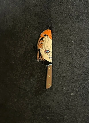 Pin horreur Chucky – Couteau ensanglanté – Pin’s émaillé creepy, marca: Chucky, estado: Nuevo sin etiquetas, 3,00 €, 3,85 € Protección al comprador incluida
