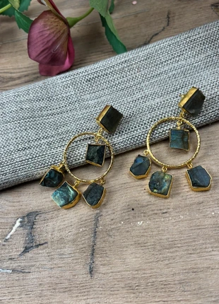 Superbe boucles d’oreilles labradorite brute., état: Très bon état, 15,00 €, 16,45 € Protection acheteurs (Pro) incluse