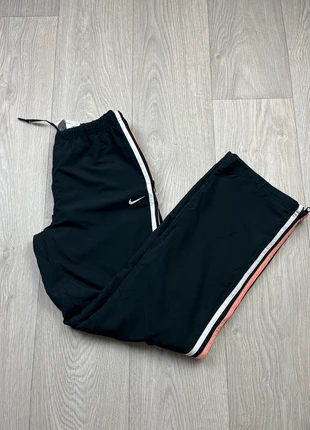 Pantalon Jogging Nike Vintage – Trackpants Large, Noir/Bandes Rose- S, marque: Nike, état: Très bon état, taille: S / 36 / 8, 20,00 €, 21,70 € Protection acheteurs incluse