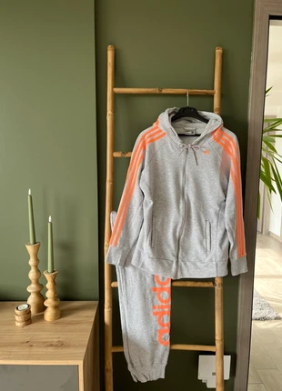 Jogging Adidas femme - M, brand: adidas, condition: Very good, size: M / 38 / 10, €50.00, €53.20 includes Buyer Protection