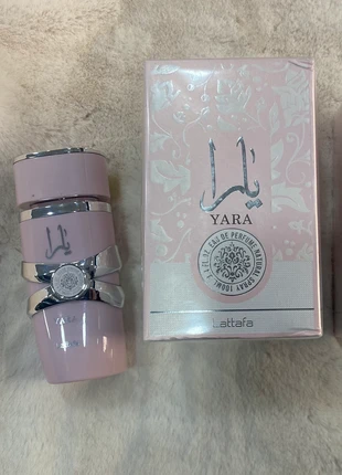 Eau de parfume yara by lattafa neuf avec un 100ml, brand: Lattafa, condition: New with tags, €14.99, €16.44 includes Buyer Protection
