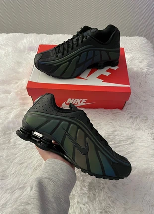 Nike Shox R4 Black Seaweed - 44, marque: Nike, état: Neuf avec étiquette, taille: 44, 100,00 €, 105,70 € Protection acheteurs incluse
