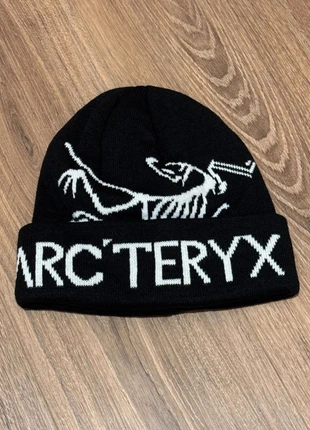 Bonnet Arc'Teryx noir, brand: Arc'teryx, condition: Very good, size: One size, €16.00, €17.50 includes Buyer Protection