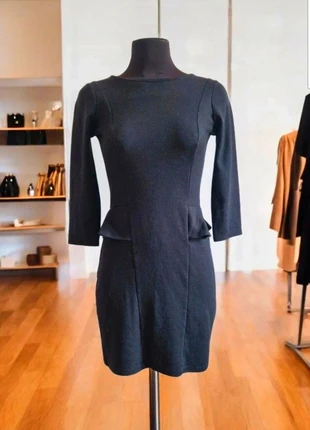 Tres jolie robe noire volants sur le coté
Taille 36/38, estado: Muito bom, tamanho: S / 36 / 8, €10.99, €12.24 inclui Proteção do Comprador