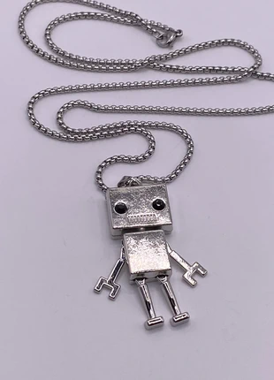Simpatica collana in acciaio con ciondolo robottino stilizzato, marca: Bobidibu, estado: Nuevo sin etiquetas, 7,40 €, 8,47 € Protección al comprador incluida