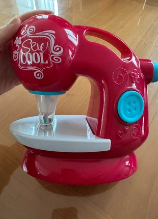 Jouet Machine à coudre sécurisée enfant SewCool, marca: Sew Cool, estado: Bom, tamanho: 7 anos / 122 cm, €7.00, €8.05 inclui Proteção do Comprador