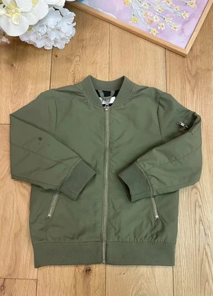 Veste enfant, marque: H&M, état: Très bon état, taille: 5 ans / 110 cm, 9,00 €, 10,15 € Protection acheteurs incluse