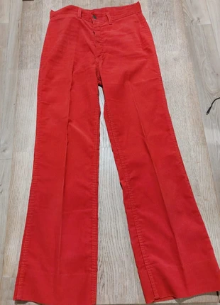 Pantalon droit,large, vintage Lee Cooper rouge velours côtelé années 70 taille XS. 34. W24/L26, marke: Lee Cooper, zustand: Neu, größe: XS / 34 / 6, 84,00 €, 88,90 € inklusive Vinted-Käuferschutz