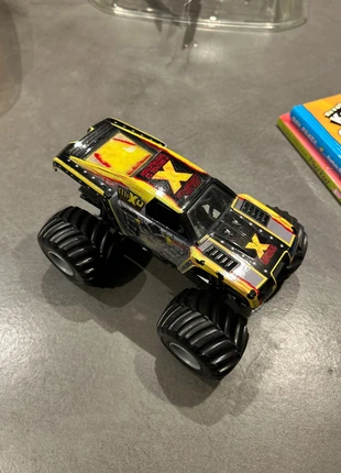 Hot Wheels Monstertruck, merk: Hot Wheels, staat: Heel goed, maat: 3 jaar / 98 cm, € 1,50, € 2,28 inclusief Kopersbescherming