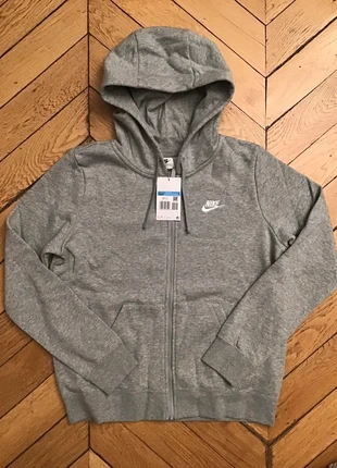 Nike Club Gilet Gris Zip, brand: Nike, condizioni: Nuovo con cartellino, taglia: M / IT 42 / EU 38, €49.70, €52.89 include la Protezione acquisti