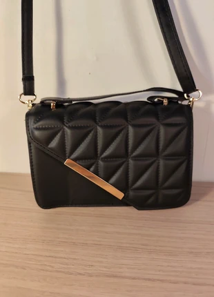 Sac à main/ bandoulière tendances fermeture émmanter, matelassé noir, marque: Vintage Dressing, état: Neuf sans étiquette, 14,00 €, 15,40 € Protection acheteurs incluse