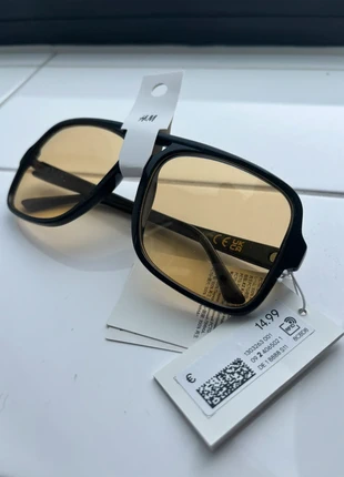 Square Aviator Sunglasses with Black and Yellow Lenses - Unisex Vintage Y2K, merk: H&M, staat: Nieuw met prijskaartje, € 10,00, € 11,20 inclusief Kopersbescherming