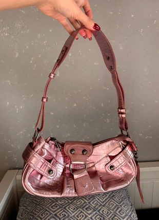 Rose urban outfitters bag y2k style, marque: Urban Outfitters, état: Neuf sans étiquette, 25,00 €, 26,95 € Protection acheteurs incluse