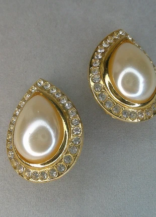 Boucles d oreilles a clips vintage, brand: Magnifique, condition: Very good, €15.00, €16.45 includes Buyer Protection Pro