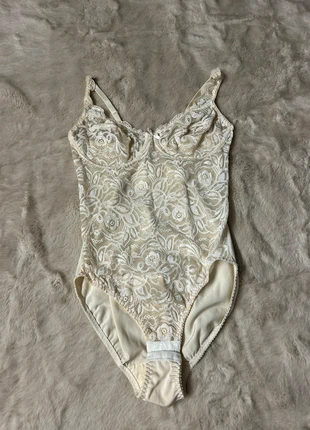 Body – Hunkemöller – Taille S – Beige – Dentelle – Y2K / Vintage, marque: Hunkemöller, état: Très bon état, taille: S / 36 / 8, 5,00 €, 5,95 € Protection acheteurs incluse