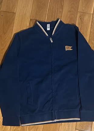 Gilet Okaïdi 12ans, merk: Okaïdi, staat: Heel goed, maat: 12 jaar / 152 cm, € 10,00, € 11,20 inclusief Kopersbescherming