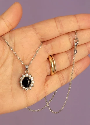 Elegante collana pendente nero, marque: Vintage, état: Neuf sans étiquette, 8,00 €, 9,10 € Protection acheteurs incluse