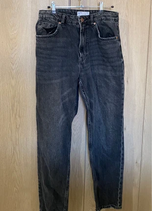 Jean mom Bershka – gris/noir, marque: Bershka, état: Très bon état, taille: M / 38 / 10, 4,00 €, 4,90 € Protection acheteurs incluse