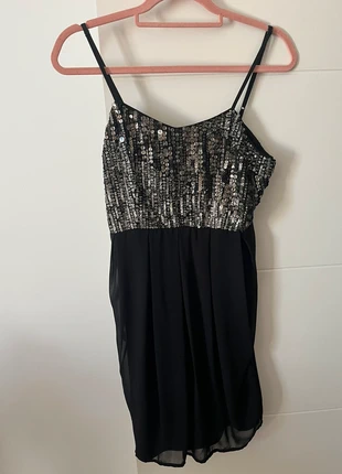 Robe noire à sequins taille M Silvana heach comme neuve, brand: Silvian Heach, condizioni: Ottime, taglia: M / IT 42 / EU 38, €4.99, €5.94 include la Protezione acquisti