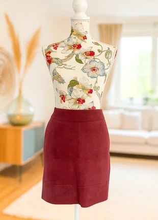 Jupe bordeaux en simili Only T42, brand: ONLY, condizioni: Ottime, taglia: XL / IT 46 / EU 42, €12.00, €13.30 include la Protezione acquisti