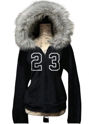 Pull sweat zip veste noir avec dessin, marque: Aesthetic, état: Neuf sans étiquette, taille: S / 36 / 8, 45,00 €, 47,95 € Protection acheteurs incluse