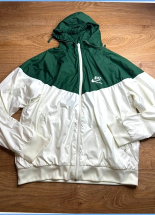 Veste à Capuche Nike Blanche et Verte - Taille M - Vintage, marque: Nike, état: Très bon état, taille: M, 14,50 €, 15,93 € Protection acheteurs incluse