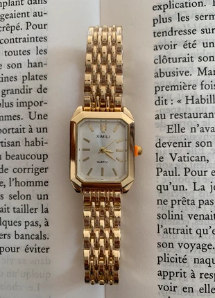 Montre à quartz pour femme blanche et dorée, marca: Quartz, estado: Novo com etiquetas, tamanho: Tamanho único, €7.00, €8.05 inclui Proteção do Comprador