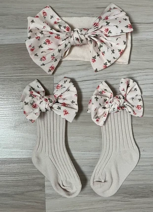 Chaussettes + bandeau bébé, état: Neuf sans étiquette, 4,00 €, 4,90 € Protection acheteurs incluse