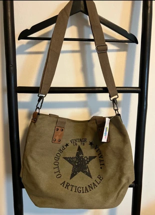 Beige/groene tas van Q&Q, merk: Q&Q, staat: Nieuw zonder prijskaartje, € 7,50, € 8,58 inclusief Kopersbescherming