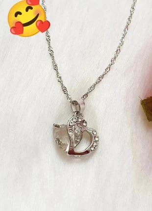 Superbe collier strass cœur argenté, staat: Heel goed, € 9,00, € 10,15 inclusief Kopersbescherming