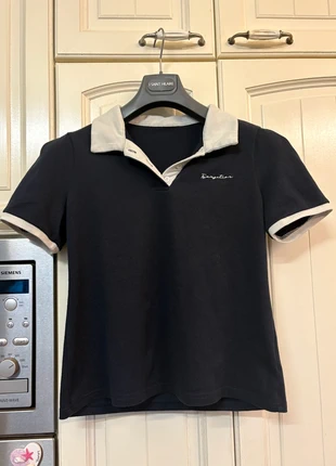 Zwarte polo met witte kraag – maat M, marque: H&M, état: Neuf sans étiquette, taille: M / 38 / 10, 4,00 €, 4,90 € Protection acheteurs incluse