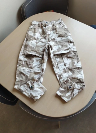 Pantalon femme taille S, marque: Bershka, état: Très bon état, taille: S / 36 / 8, 1,00 €, 1,75 € Protection acheteurs incluse