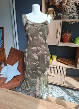 🌿 Robe chic et légère 3 Suisses kaki fleuri Taille 42 🌿, marke: 3 Suisses, zustand: Neu, größe: XL / 42 / 14, 15,00 €, 16,45 € inklusive Vinted-Käuferschutz