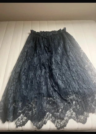 Jupe en dentelle Zara, marque: Zara, état: Très bon état, taille: S / 36 / 8, 8,00 €, 9,10 € Protection acheteurs incluse