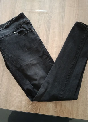 Jean noir, marke: Bonprix, zustand: Sehr gut, größe: 4XL / 48 / 20, 6,00 €, 7,00 € inklusive Vinted-Käuferschutz