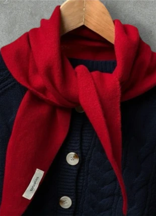 Écharpe 🧣 triangle 100%pure laine couleur rouge, brand: Wool, condition: New with tags, €32.00, €34.30 includes Buyer Protection